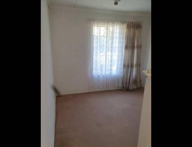 3 BEDROOM TOWNHOUSE FOR SALE IN BASSONIA